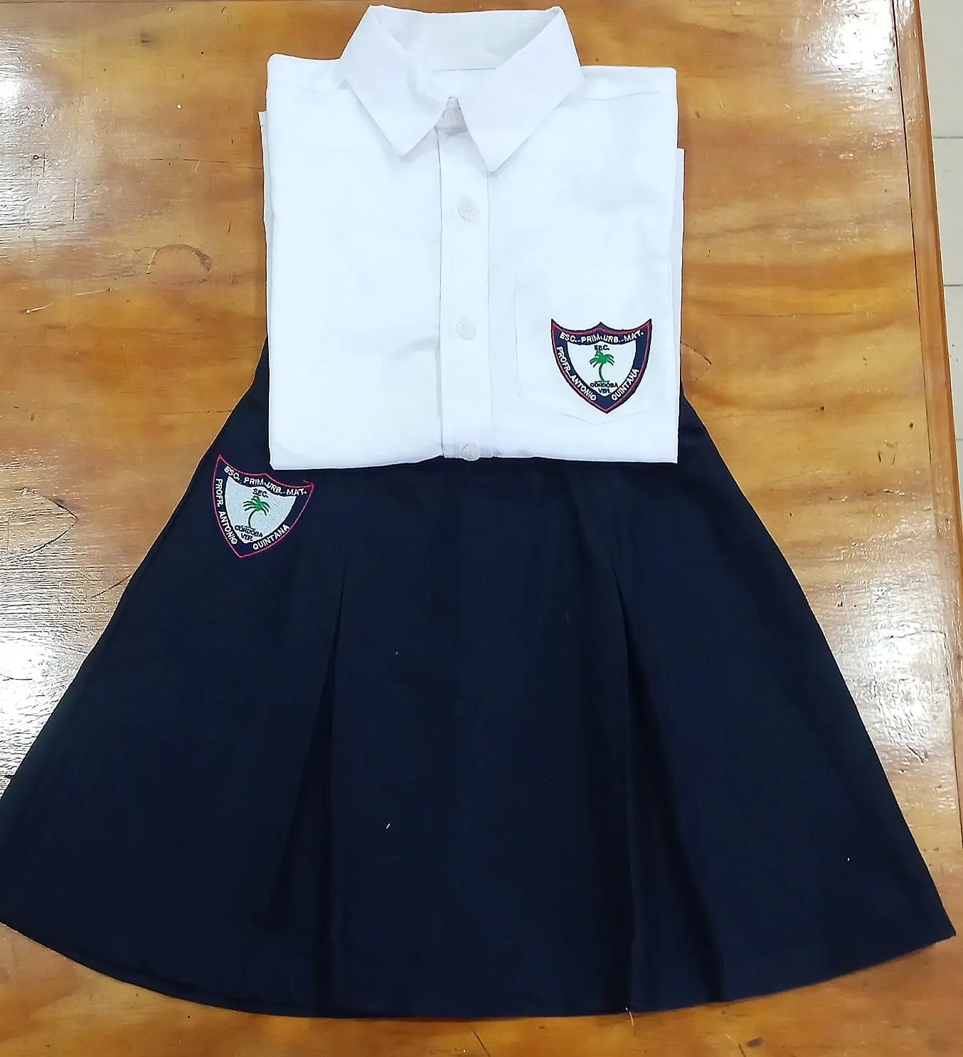 Sueter uniforme diario niña